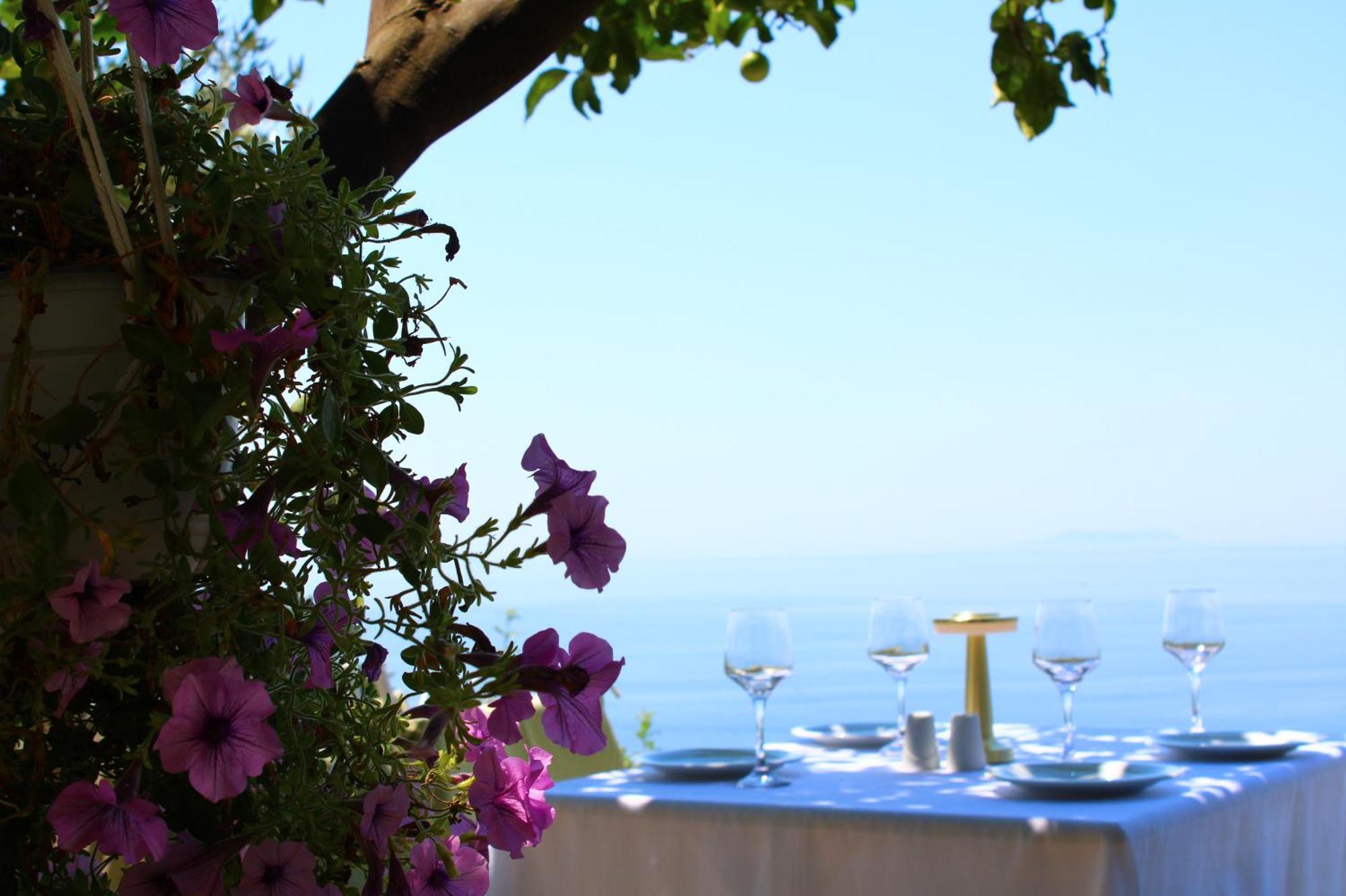 Aphrodite'S Garden Himarë Eksteriør billede